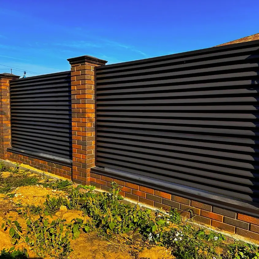 Фото 2 забор Еврожалюзи RAL8019 Темный Шоколад двусторонний